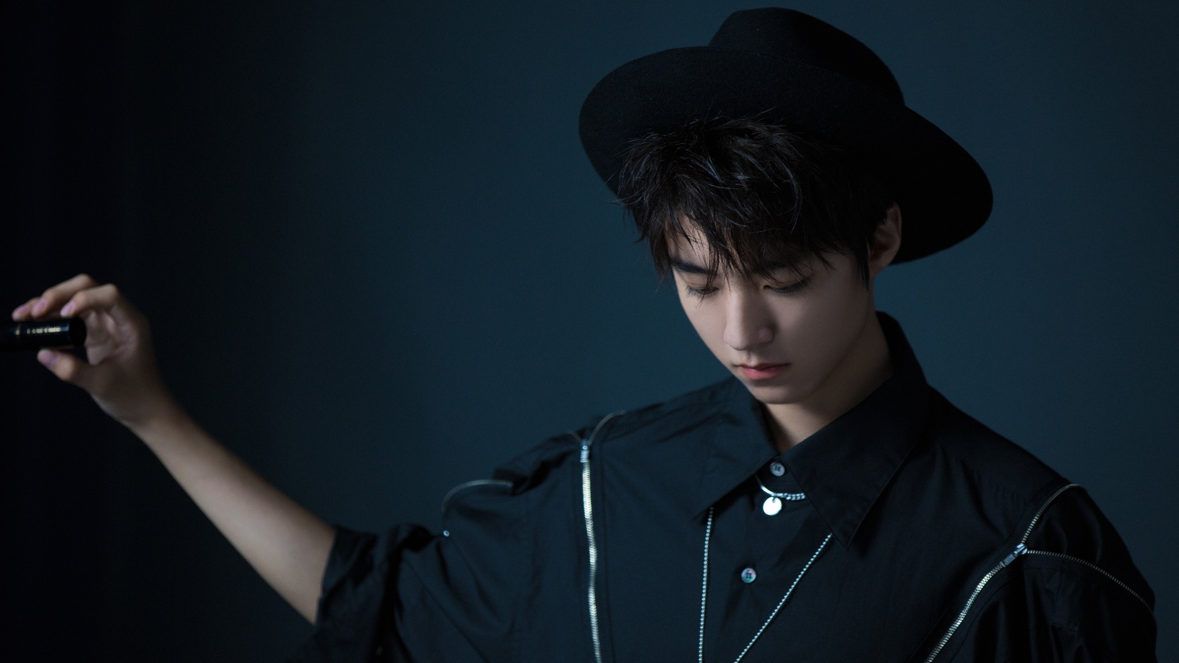 不来梅球队在场上展现出色的团队合作,取得胜利,不来梅球衣赞助商